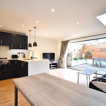 לונדון Stunning 2 Bed Apartment מראה חיצוני תמונה